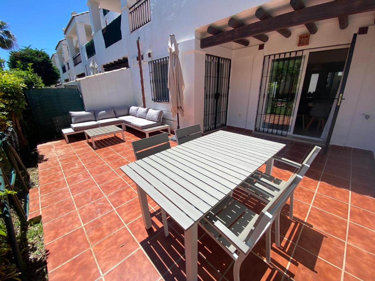 Preciosa Casa De 4 Y 3 Banos, Urbanizacion Naranjos, Puerto Banus Ferienhaus